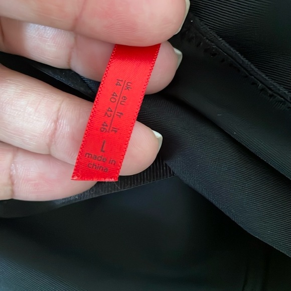 SPANX Black Chemise with V-Neckline and A-Line Silhouette - Picture 3 of 8